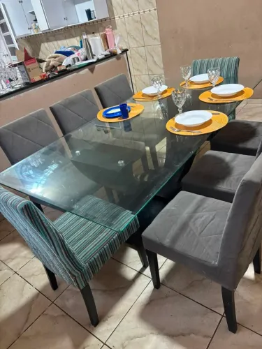 Mesa 8 lugares com cadeiras