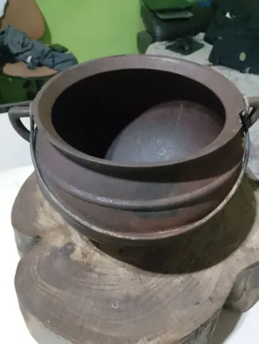 Caldeirão de ferro ,anrigo