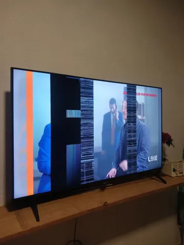 Smart TV Samsung 50 Crystal UHD 4k - COM DEFEITO 