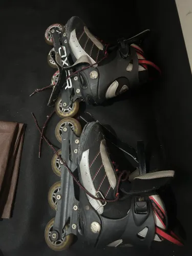 Patins semi novos