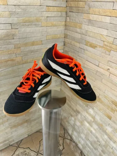 CHUTEIRA FUTSAL  ADIDAS - PREDATOR - 33