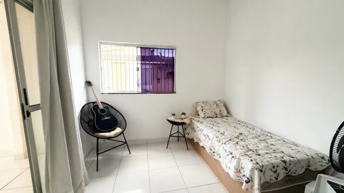 VENDO LINDA CASA DE 3/4 SENDO 2 SUÍTES NA CIDADE NOVA 1, PROX AO SHOPPING METRÓPOLE