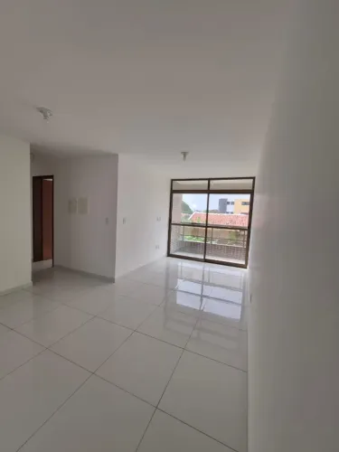 Apartamento com 2 Quartos nos Bancários