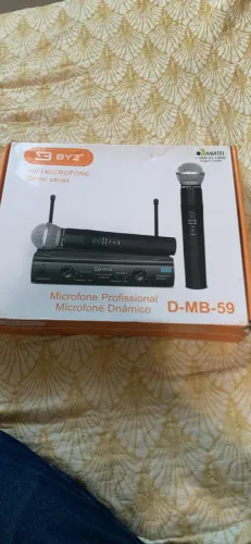 Microfone Sem Fio BYZ D-MB-59 Profissional com Receptor