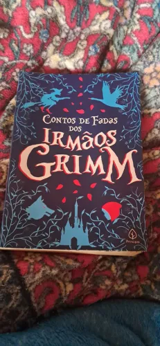 Livro conto de Fadas dos Irmãos Grimm