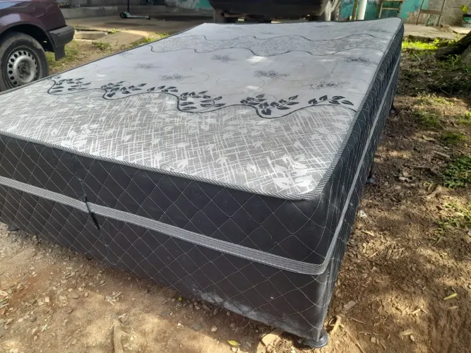 Vendo cama box casal conjugada confortável 