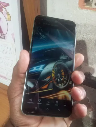 Celular ótimo semi-novo