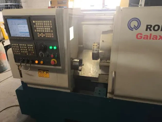 TORNO CNC ROMI GALAXY 10 FANUC 21i-T EXCELENTE ESTADO PRONTO PARA PRODUÇÃO