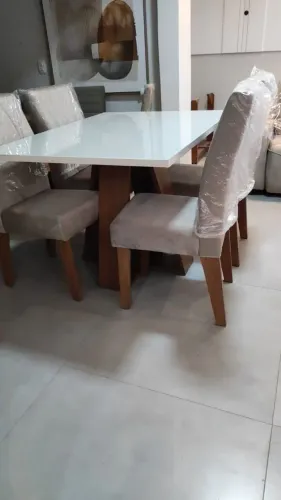 Mesa com cadeirasp