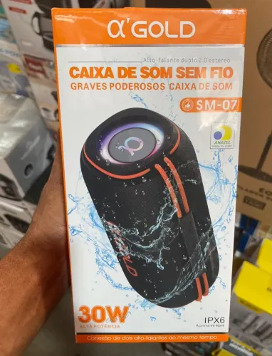 Caixa de som resistente a água pega pendrive cartão usd e Bluetooth 30 wts