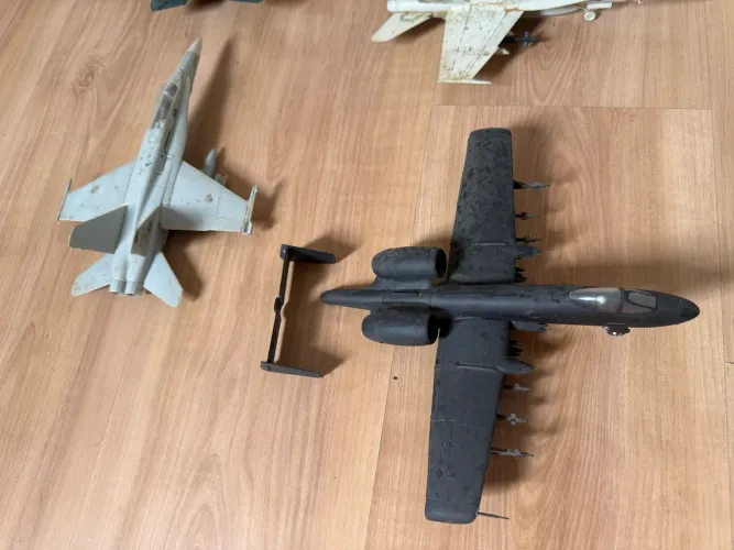 Sucata de vários aviões escala 1/72 
