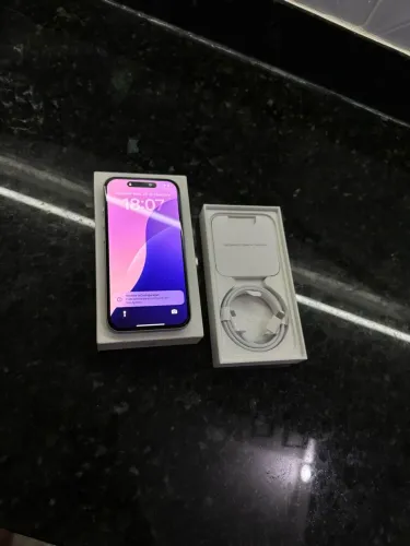 iPhone 15 azul