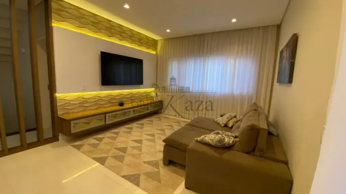Oportunidade - Casa em Condomínio - Condomínio Monacô - Urbanova - 3 Dormitórios - 302m².