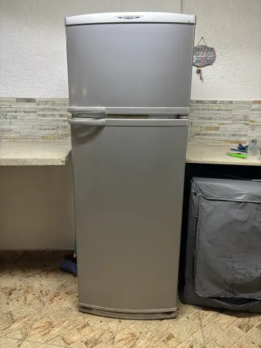Geladeira Frost free