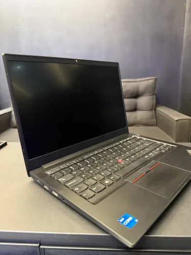 Lenovo thinkpad e14 - i5 11gen DDR4 16Gb SSD MVME 256GB