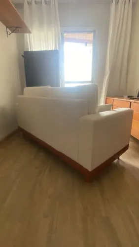 Sofá semi novo dois lugares