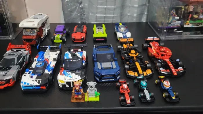 LOTE 11 LEGOS SPEED CHAMPIONS + 5 MINIFIGURAS