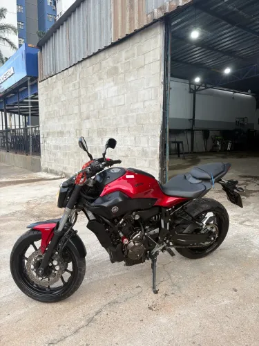 MT-07 2017 com 11 mil rodados