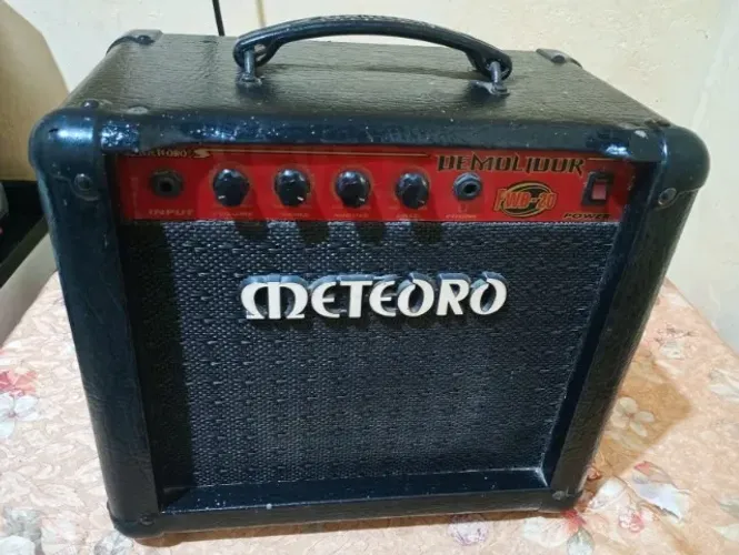 Amplificador de Guitarra Meteoro