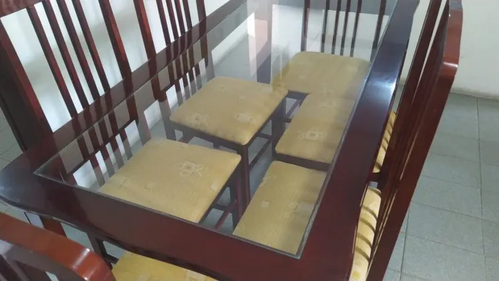 Mesa com 6 cadeiras rústica