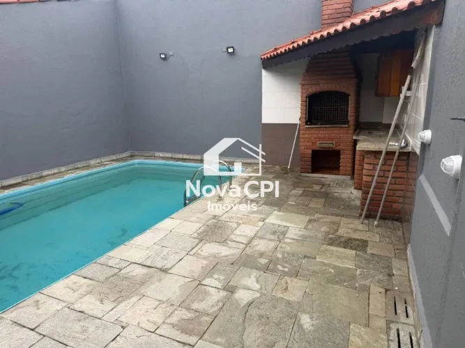 Casa Geminada para Locação na Guilhermina  3 Dormitórios, Piscina e 3 Vagas