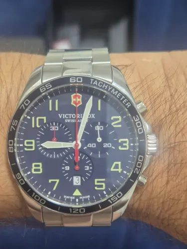 Relógio VICTORINOX FIELDFORCE CRONÓGRAFO - NOVO / NA GARANTIA