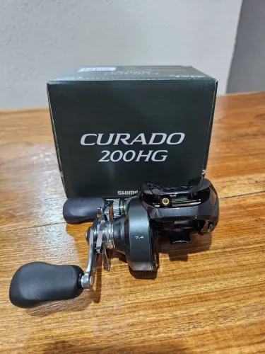 Carretilha shimano curado M 200 HG