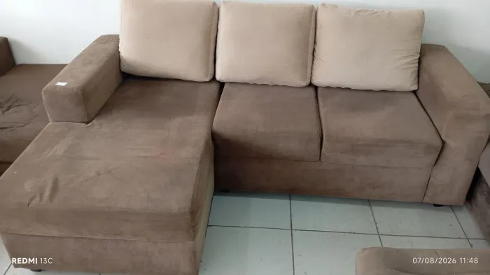 Vendo Sofá com dois lugares com chaise