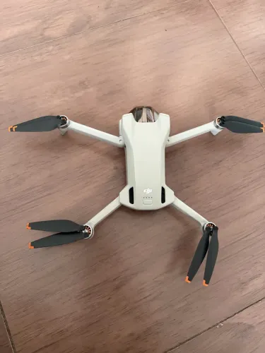 Drone DJI Mini 3 + Controle com Tela + bolsa