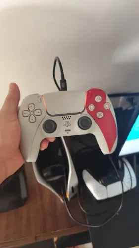 Ps5 Midia física 1TB + 2 controles (1 do god of war)