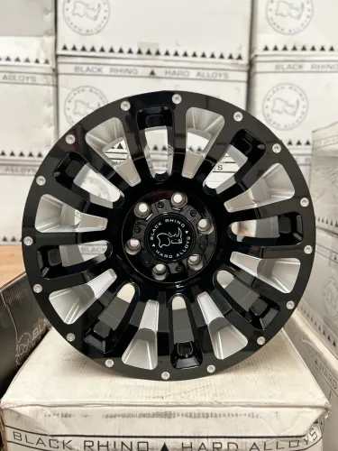 Jogo De Roda Black Rhino 1795PNT Preto Brilhante 6x139 - 17x9,5 Offset 6 (Nv)