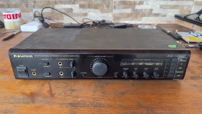 Amplificador e Mixer UNIC AC 1400