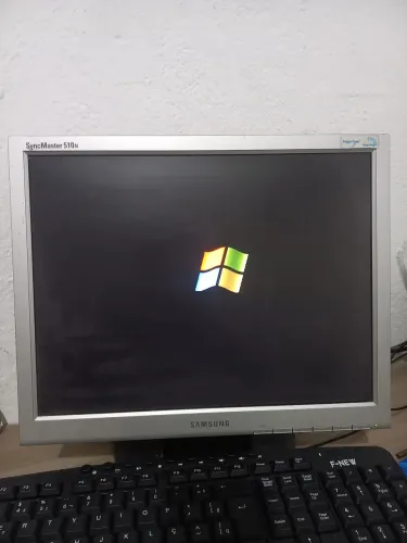 Monitor 15 Samsung SyncMaster 510N