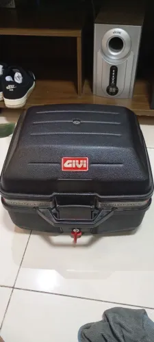 BAULETO GIVI 28 LITROS 