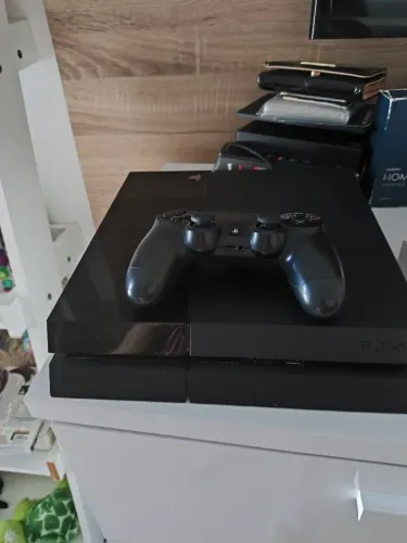 Ps4 com desbloqueio + 5 jogos baixados