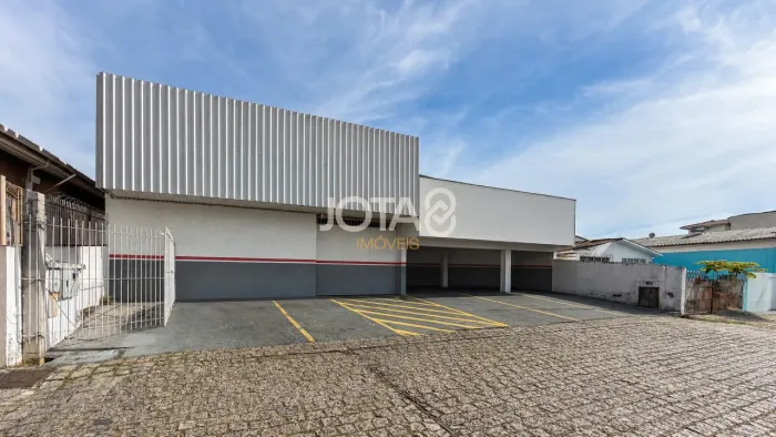 BARRACÃO MUITO BEM LOCALIZADO EM CURITIBA! Barracão Muito Bem Localizado Em Curitiba!- Jot