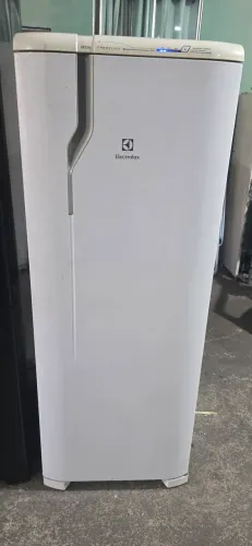 Geladeira Electrolux RFE39