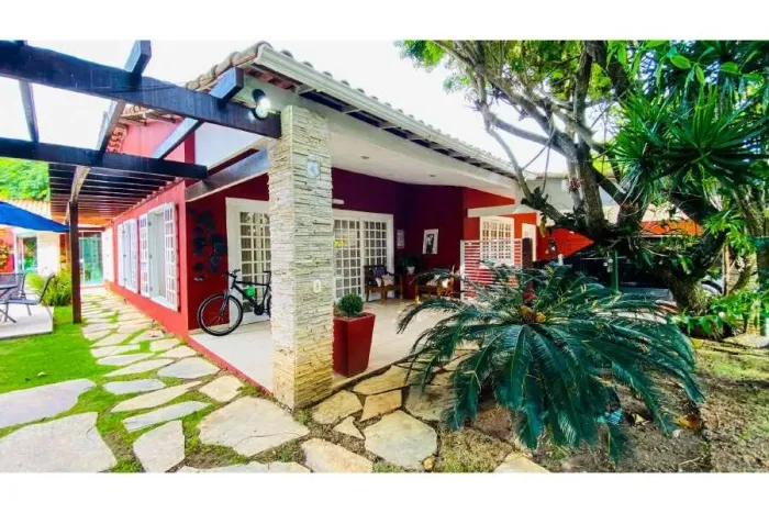 LOCAÇÃO FIXA CASA LUXUOSA NO CONDOMÍNIO MARINA PALMER  CABO FRIO/RJ