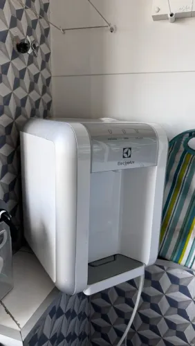 Purificador de água eletrolux PE11B - pouco usado - 380,00