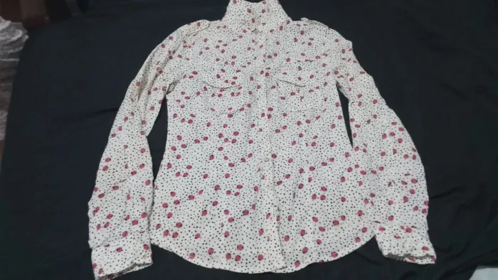 Roupas novas e usadas