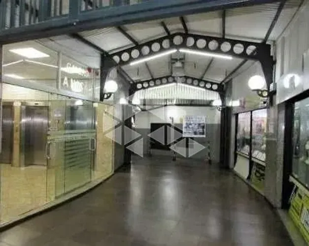 Crédito Real vende apartamento estilo JK no Centro Histórico de Porto Alegre/RS.