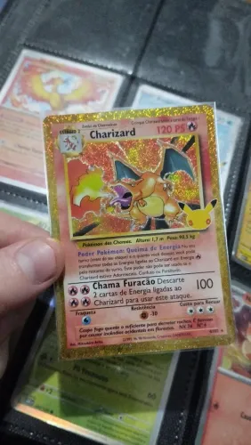 Carta Charizard 30 Anos Pokémon TCG 30 Anos Raro Especial Foil 