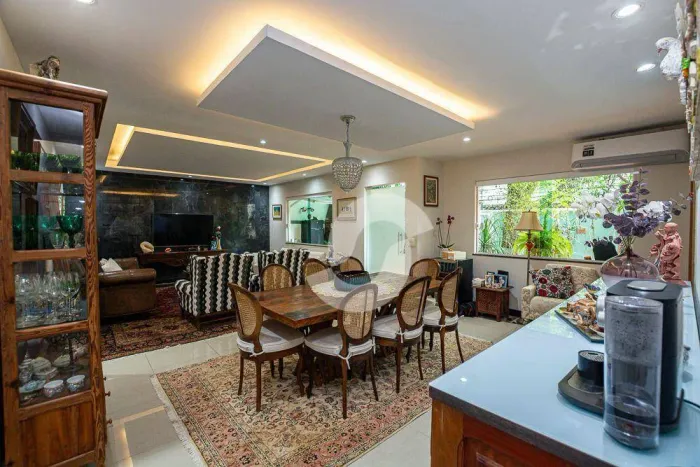 Casa com 4 dormitórios à venda, 240 m² por R$ 2.580.000,00 - Charitas - Niterói/RJ