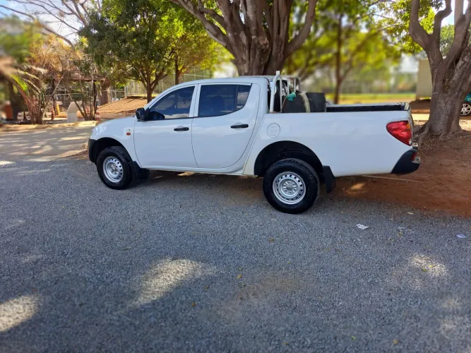 Mitsubishi L200 Triton GL 3.2 CD TB Int. Dies. Mec. 2018
