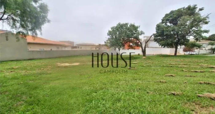 Terreno em Sorocaba, com 360m², à venda em condomínio de alto padrão Residencial Villa Ver