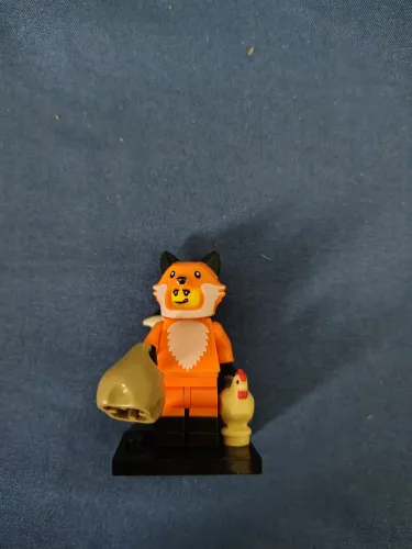 Minifigura lego Fox costume girl ( series 19 )