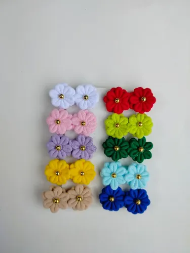 ? lacinhos de cabelo ?