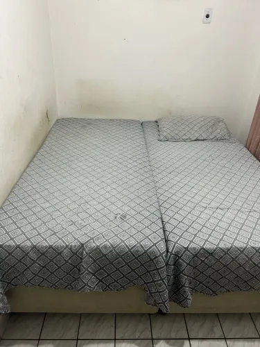 Vende-se 2 camas de solteirão 