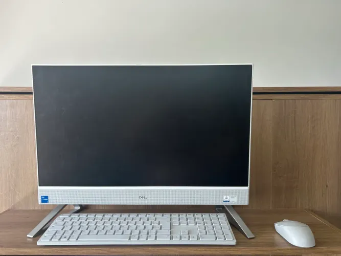 Computador All in One Dell Inspiron 5420 23.8" 13ª Gen Intel Core i5 8GB 256GB SSD