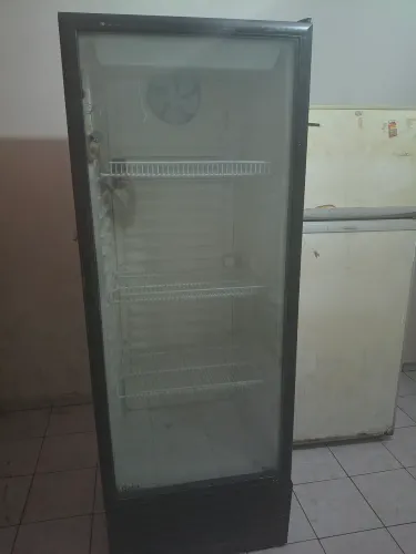Geladeira expositora
